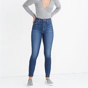 Madewell Curvy High-Rise Skinny Jeans in Moreaux Wash